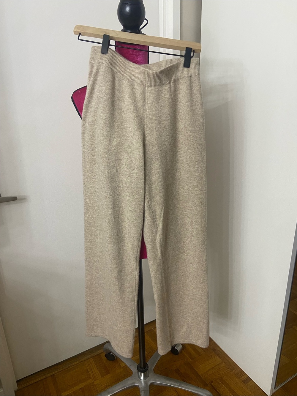 Michael Stars cashmere beige pants small